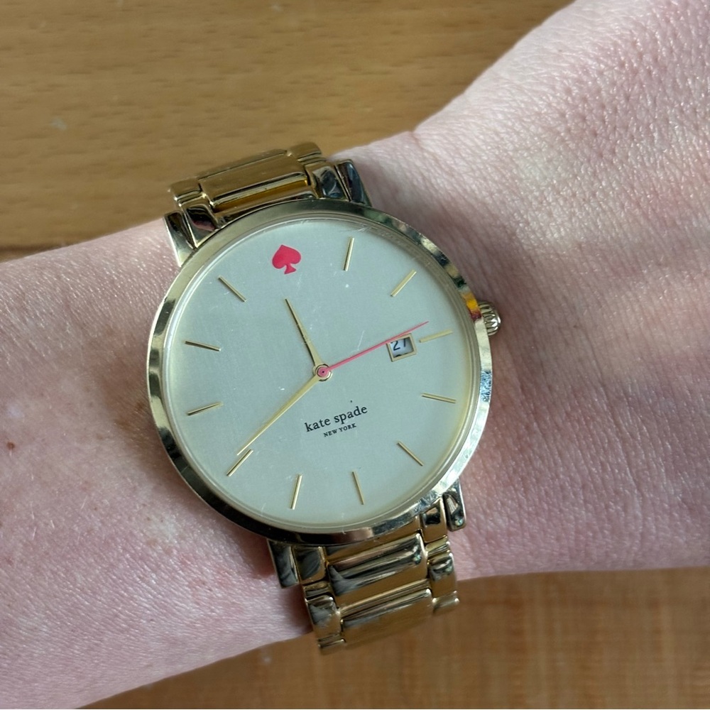 Kate Spade Gramercy Gold Tone Watch Round Dial Date Window 30M 6.25 Inch
